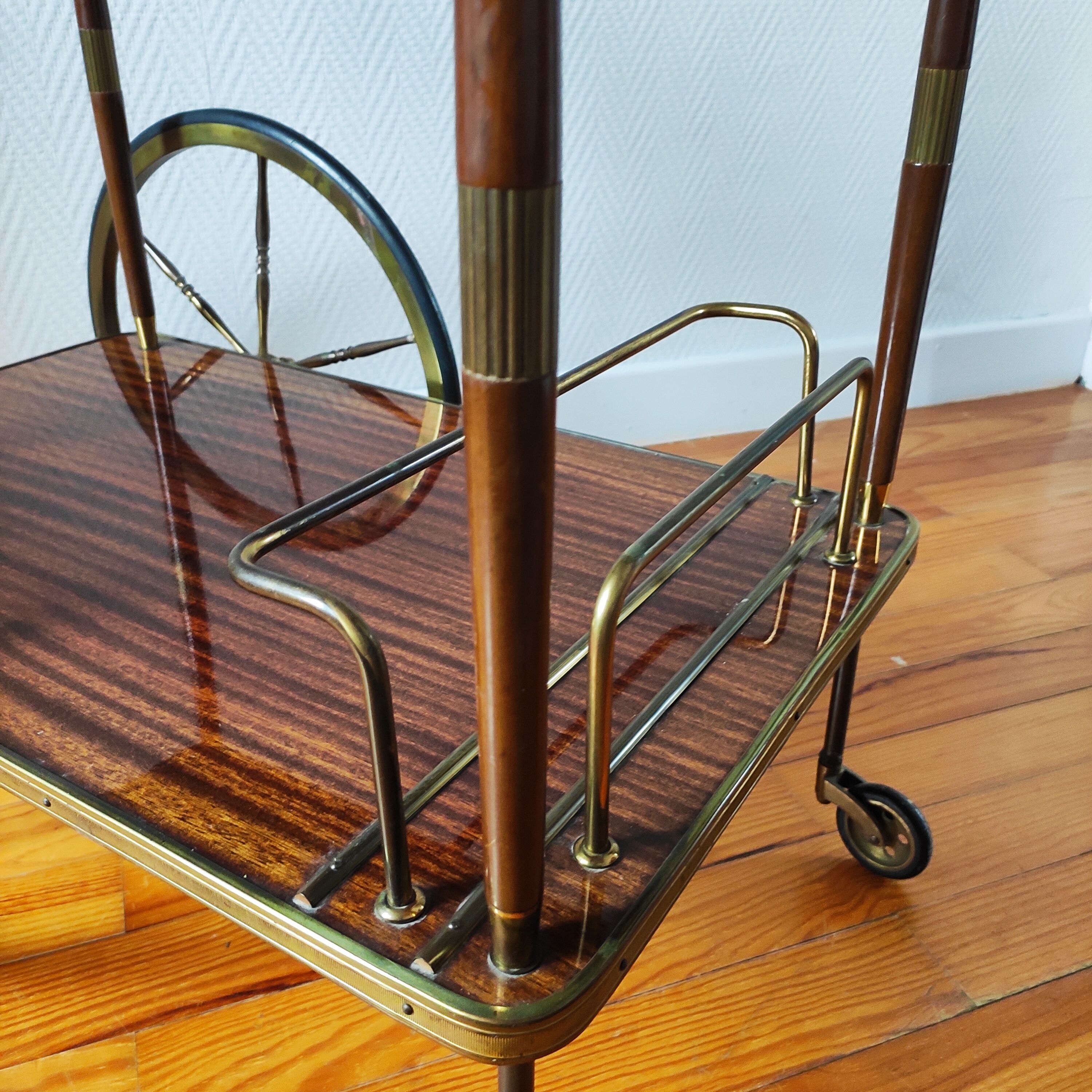 Rolling service or service trolley