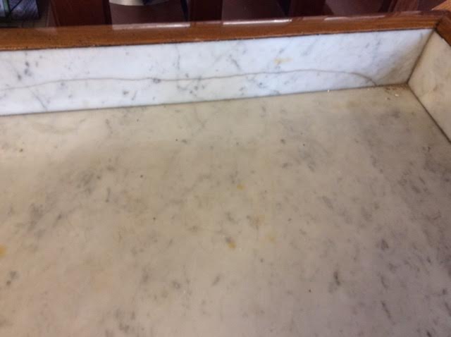 Meuble ancien de salle de bain