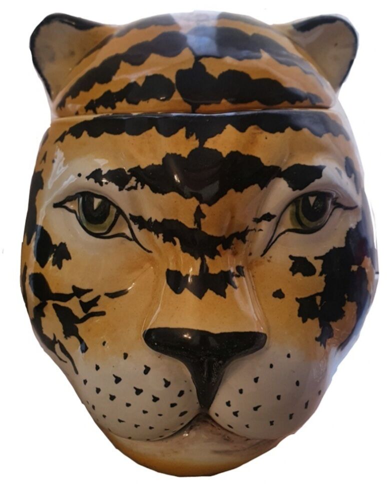 Pot cover in ceramic