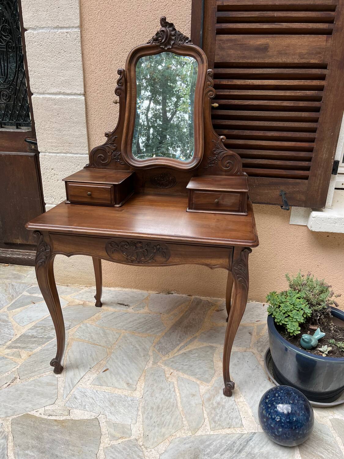 Antique solid wood dressing table