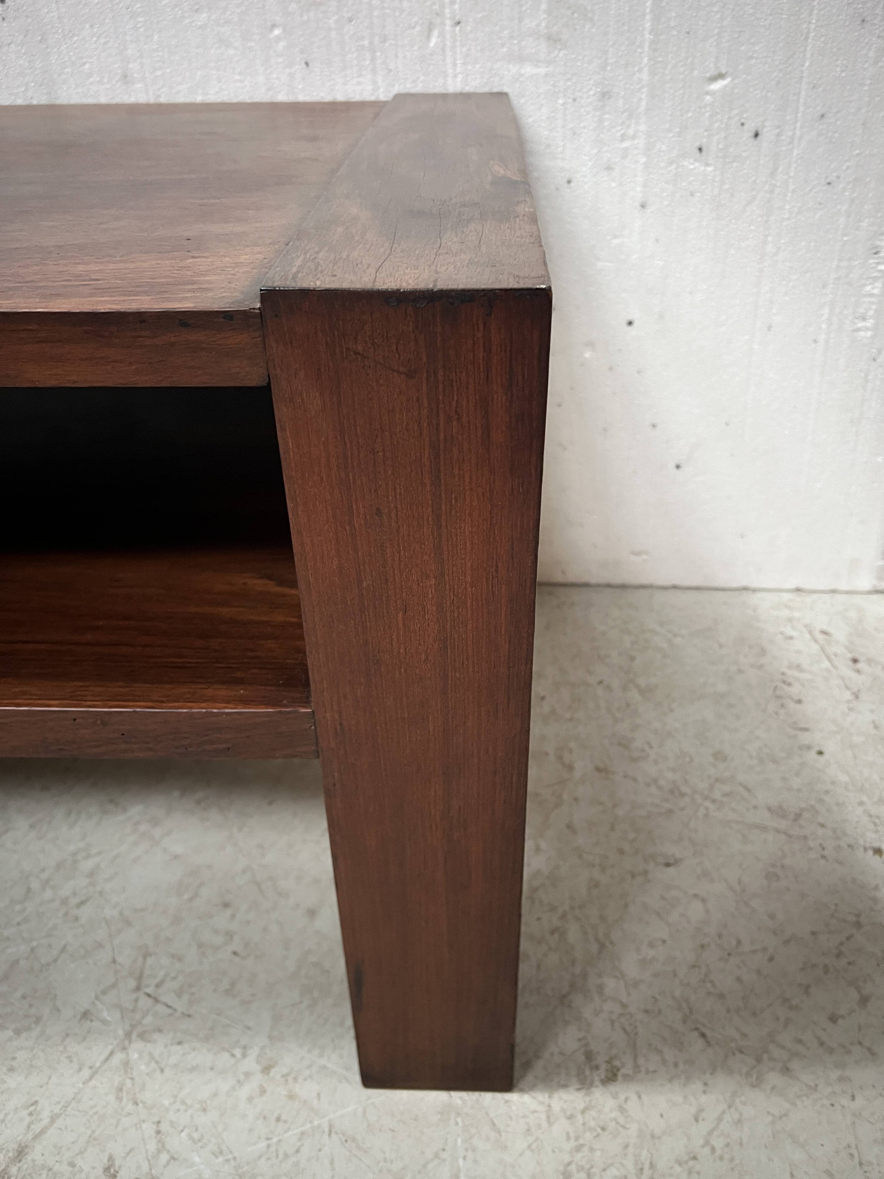 Art Deco coffee table in mahogany and veneer 20th century