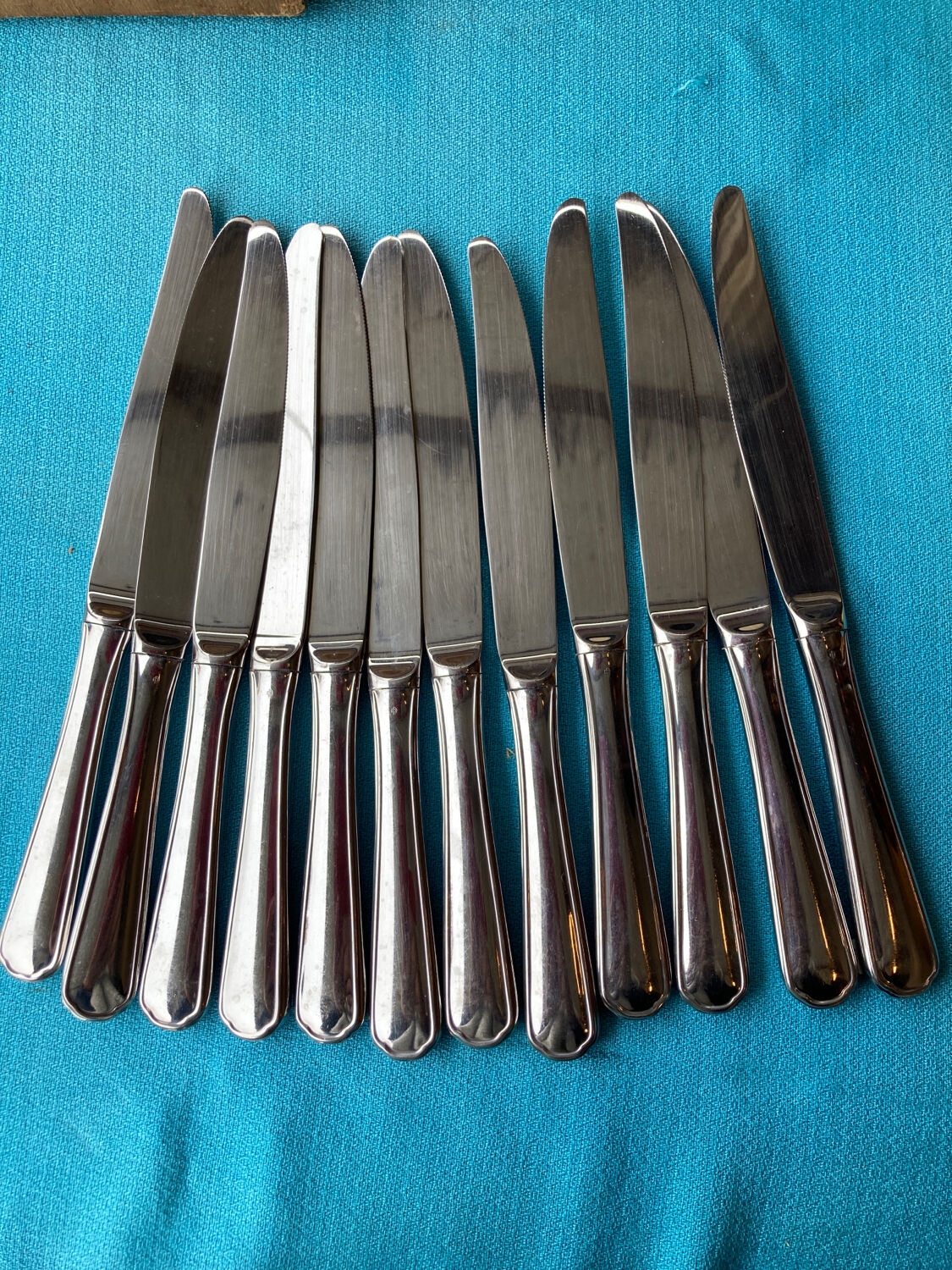 12 knives