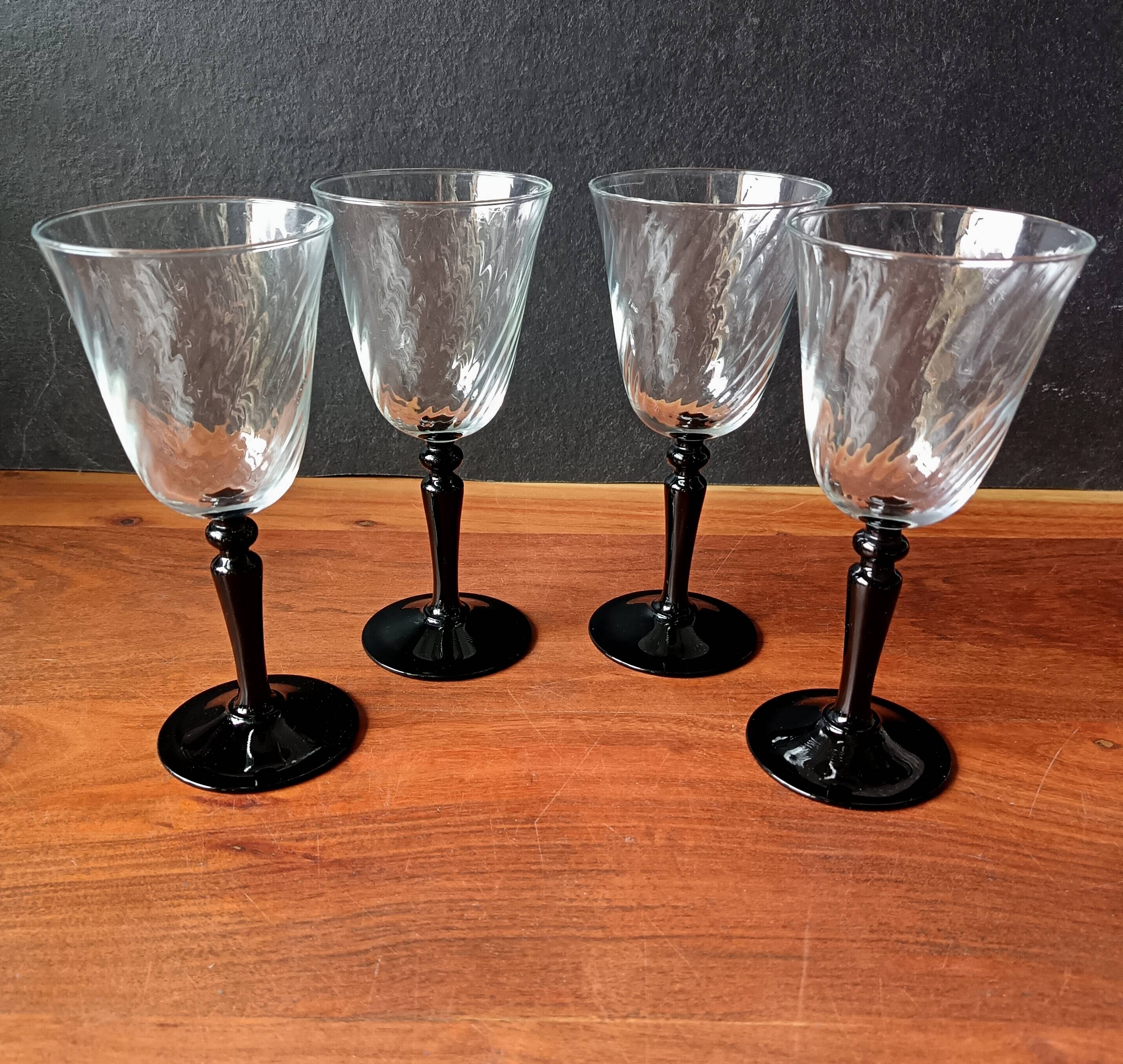 4 glasses 22 cl on black Onyx swirl stand Luminarc France, Vintage