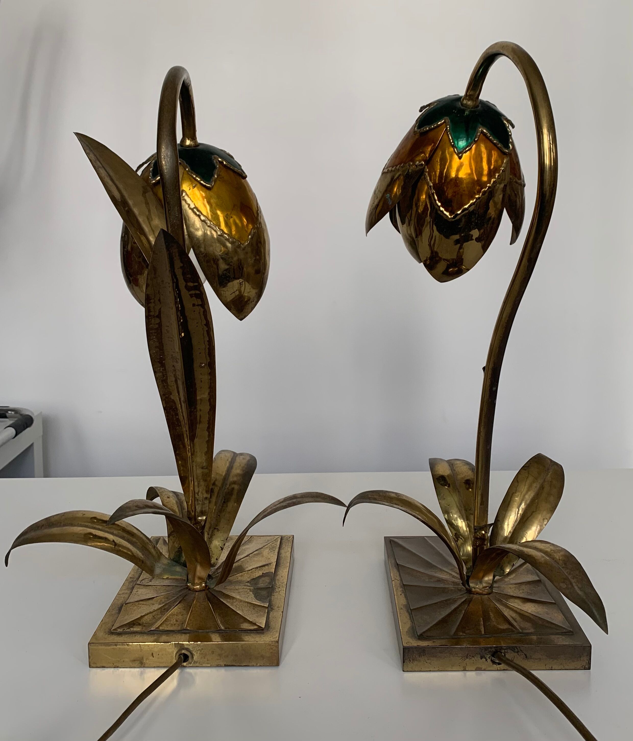 Table lamps in brass and enamel