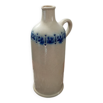 Betschdorf stoneware salt bottle