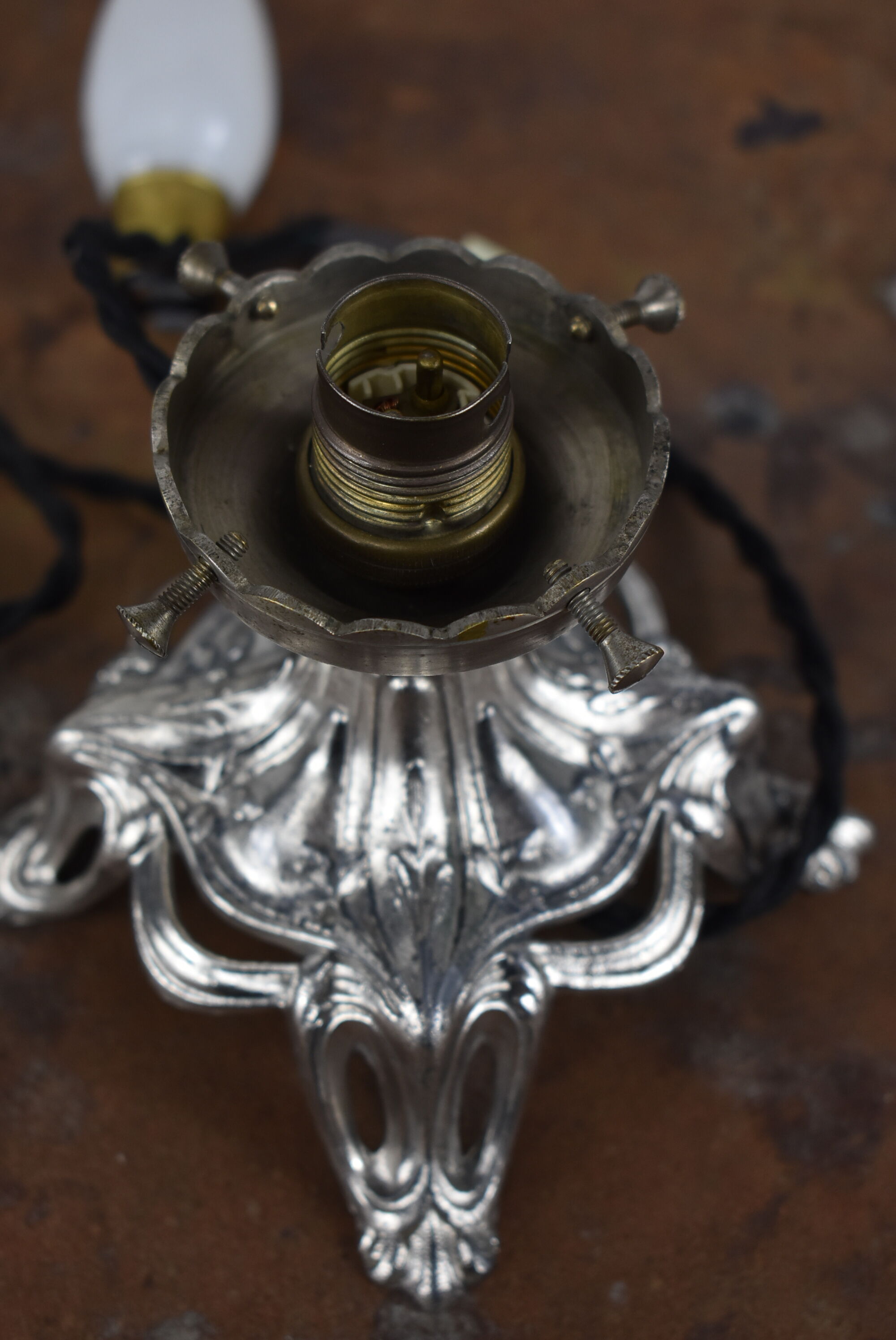 Art deco lamp their in glass paste