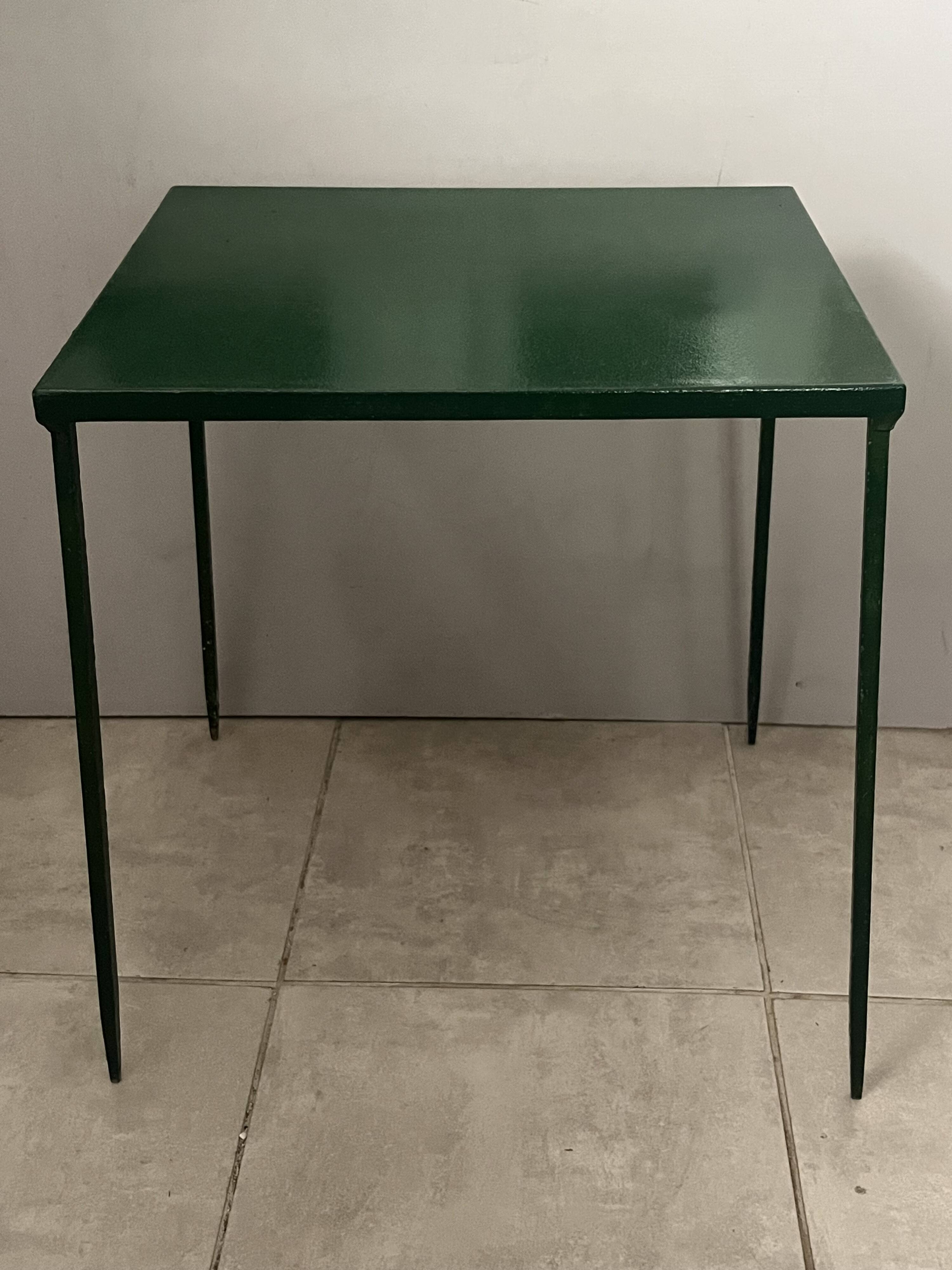Petite table pour le salon ou le jardin
