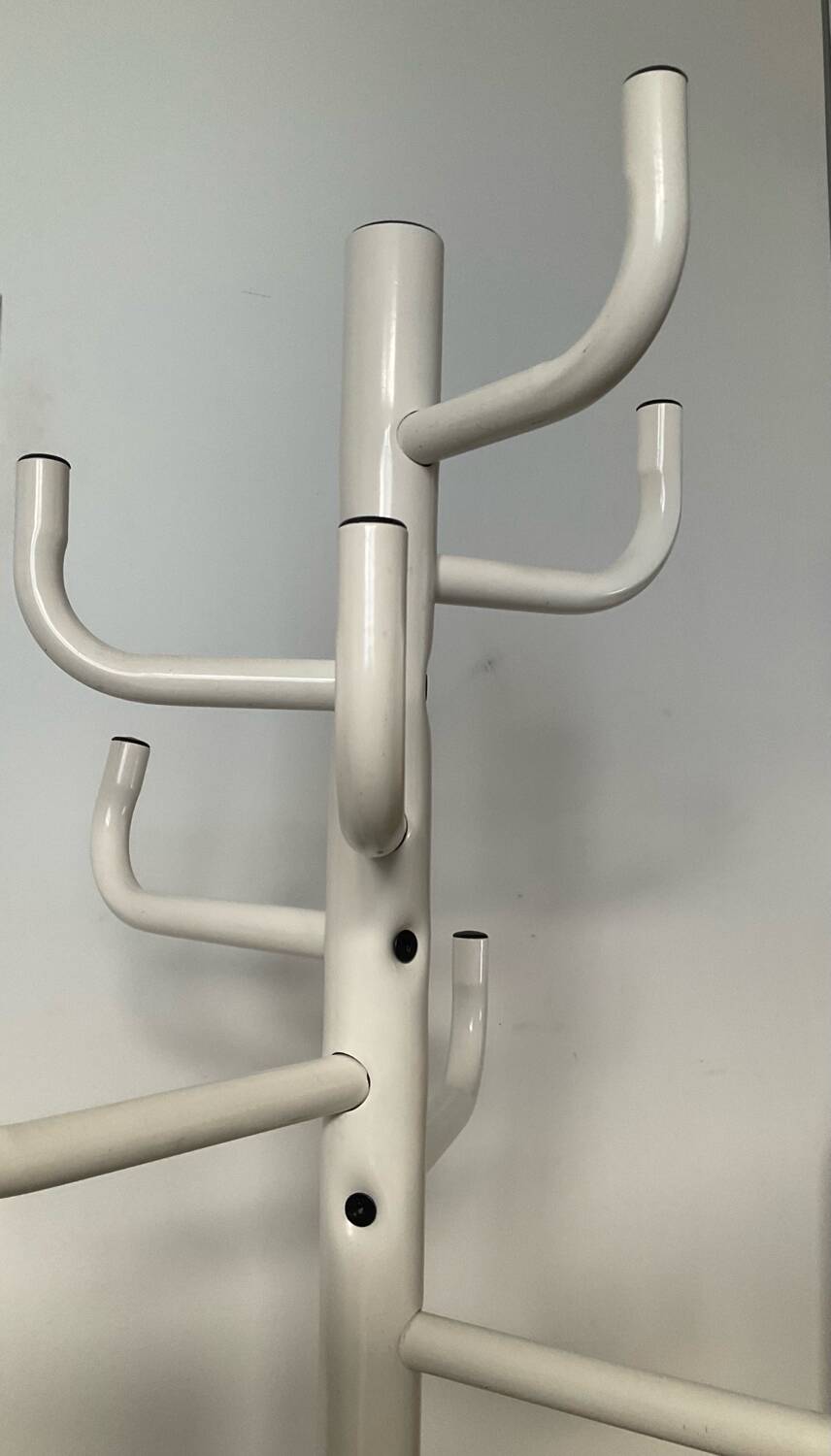 Children's coat rack in tubular metal from the 70s and 80s