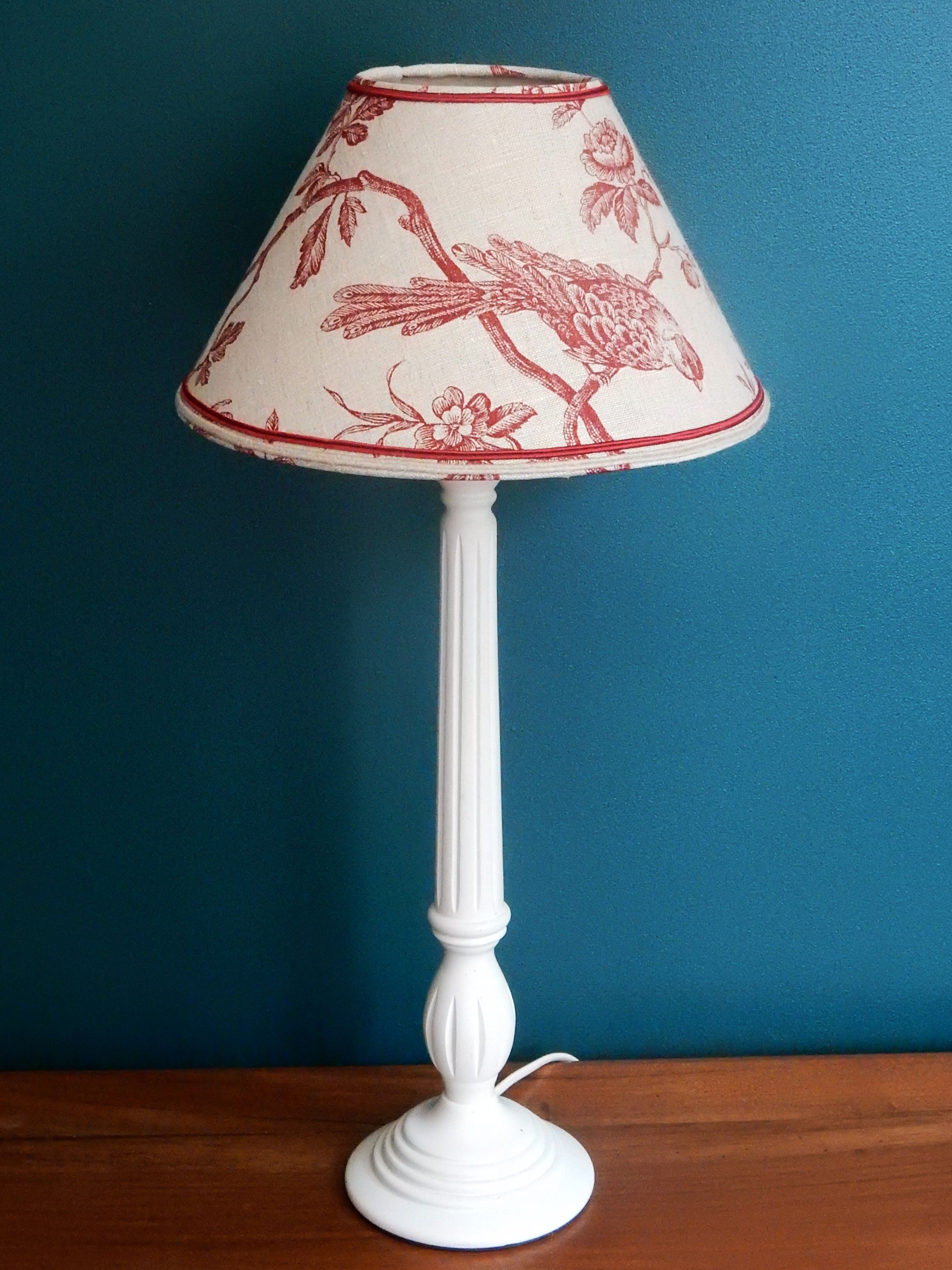 Abat-jour conique en lin motif oiseau rouge