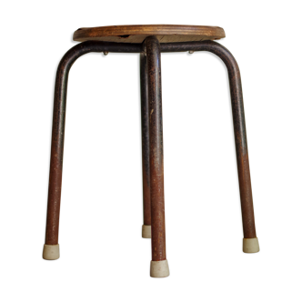 Wooden and patinated metal workshop