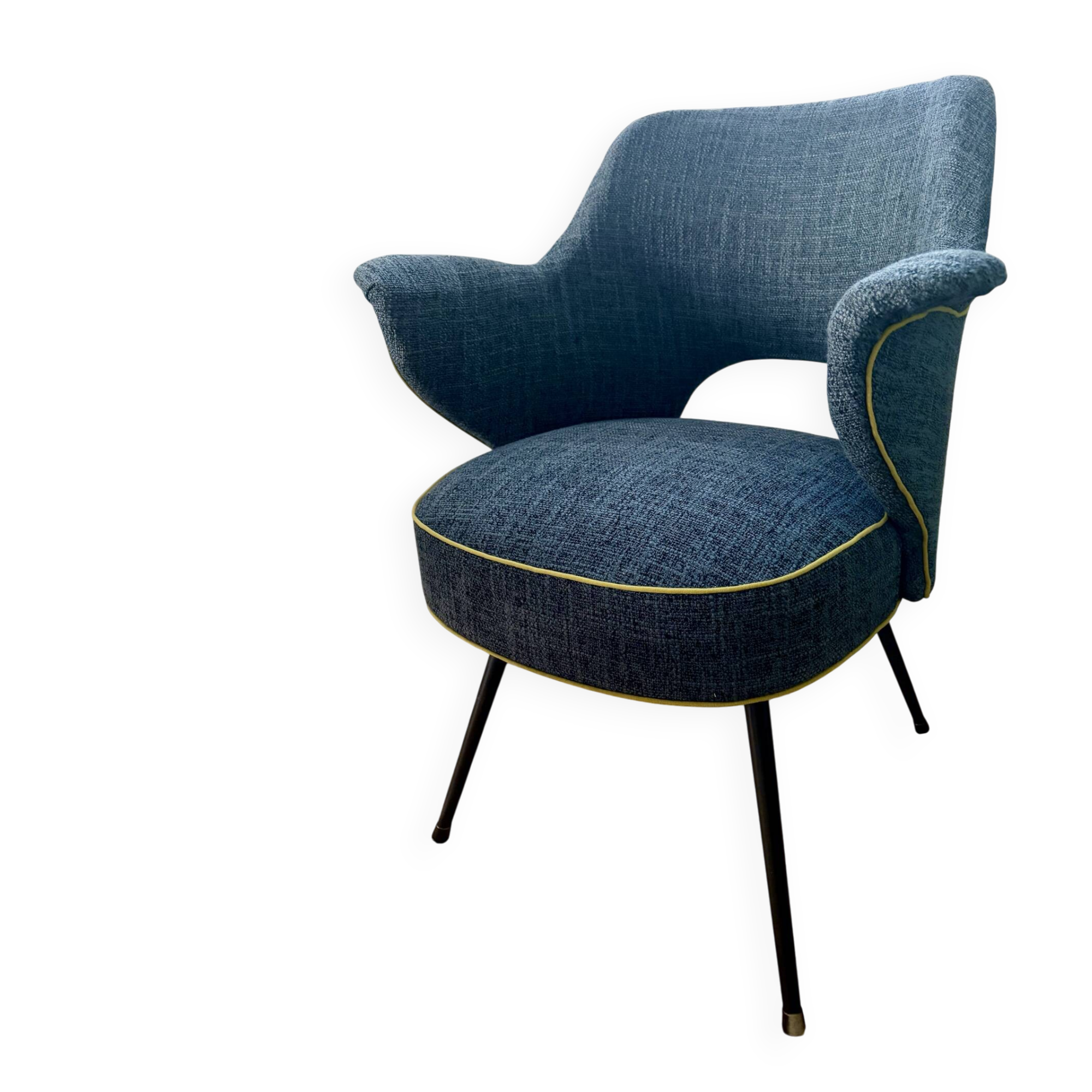 Conference style executive chair