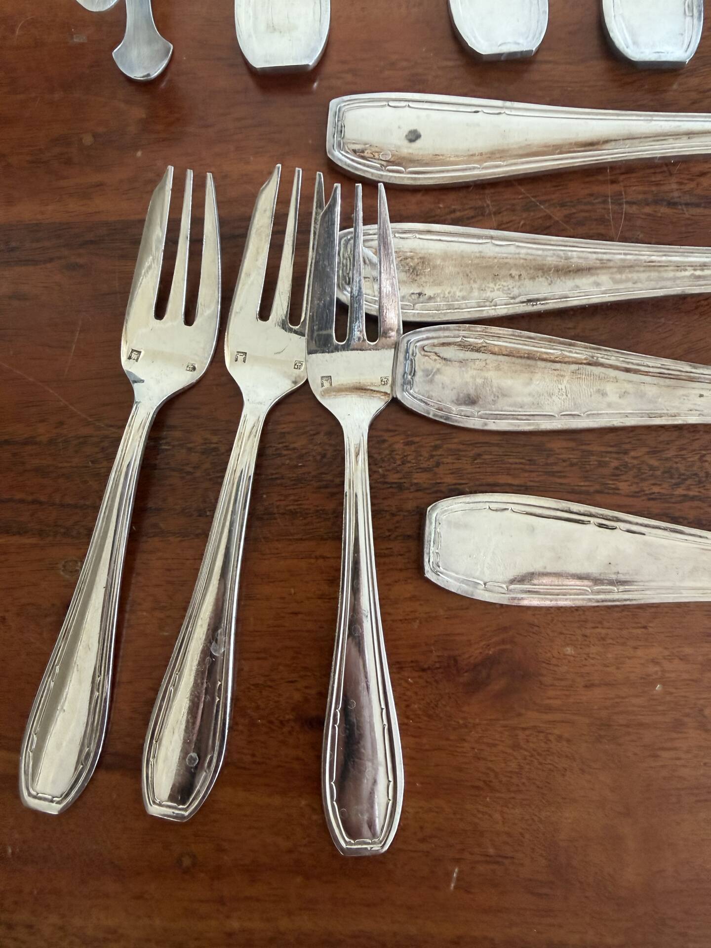 Set of silver-plated cutlery
