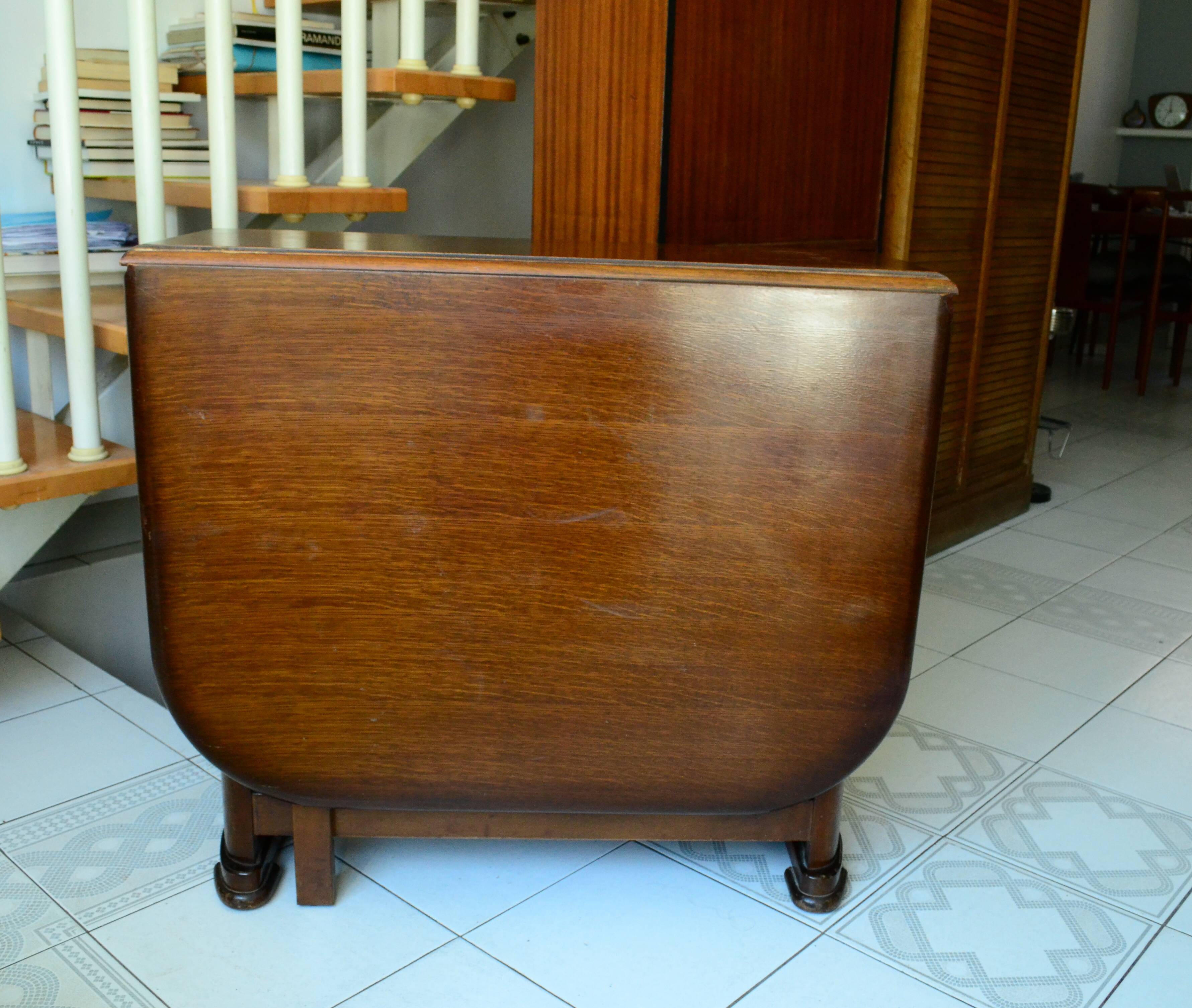 English mahogany folding gateleg table