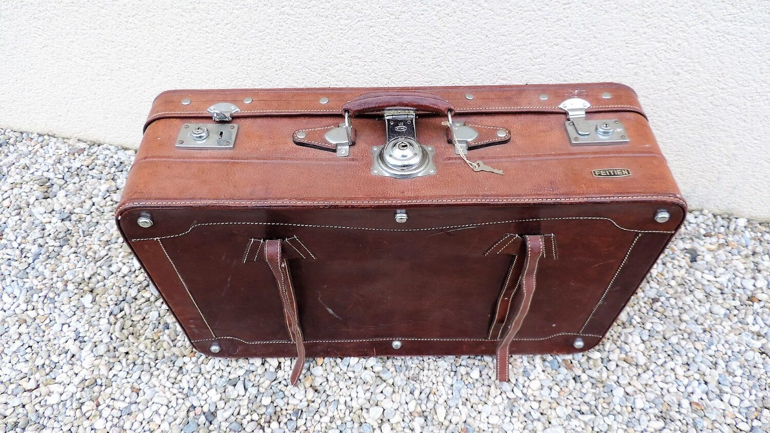 Valise  ancienne en cuir Feiten