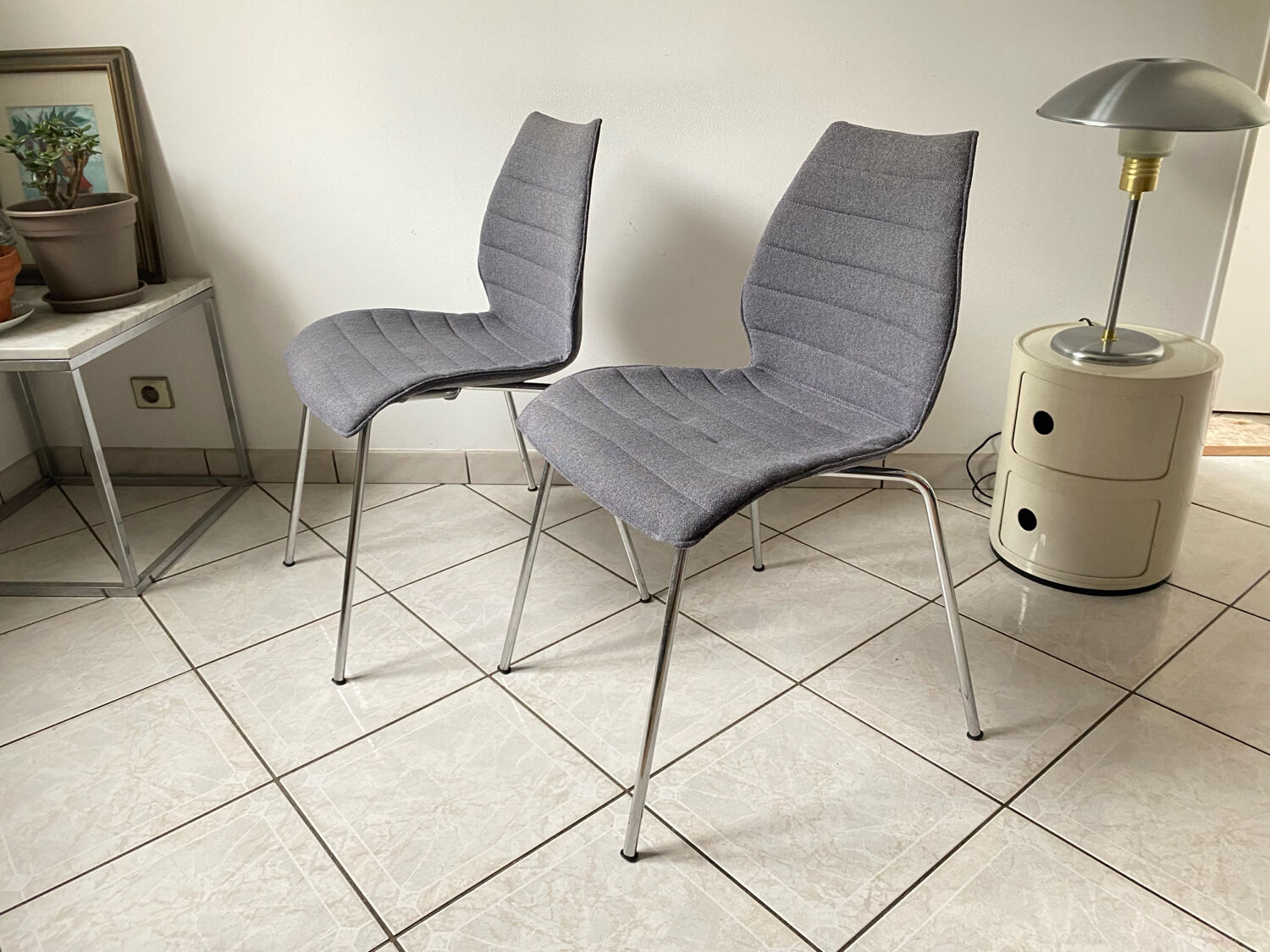 Pair of Kartell Mauï Soft grey chairs, designed by Vico Magistretti