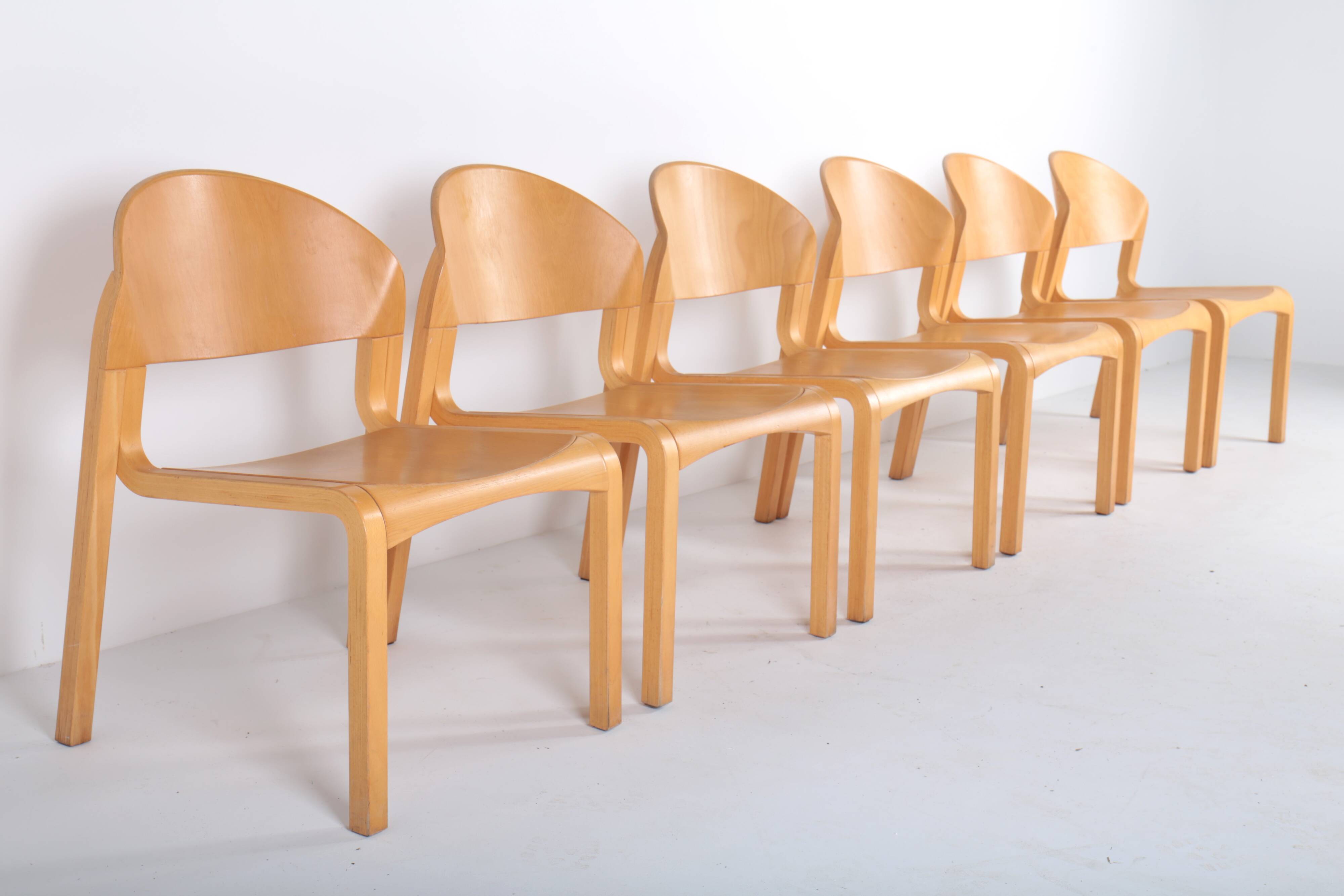 Set of 6 vintage chairs in thermoformed wood