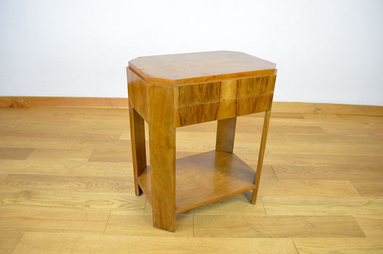Art Deco walnut pedestal table 1930