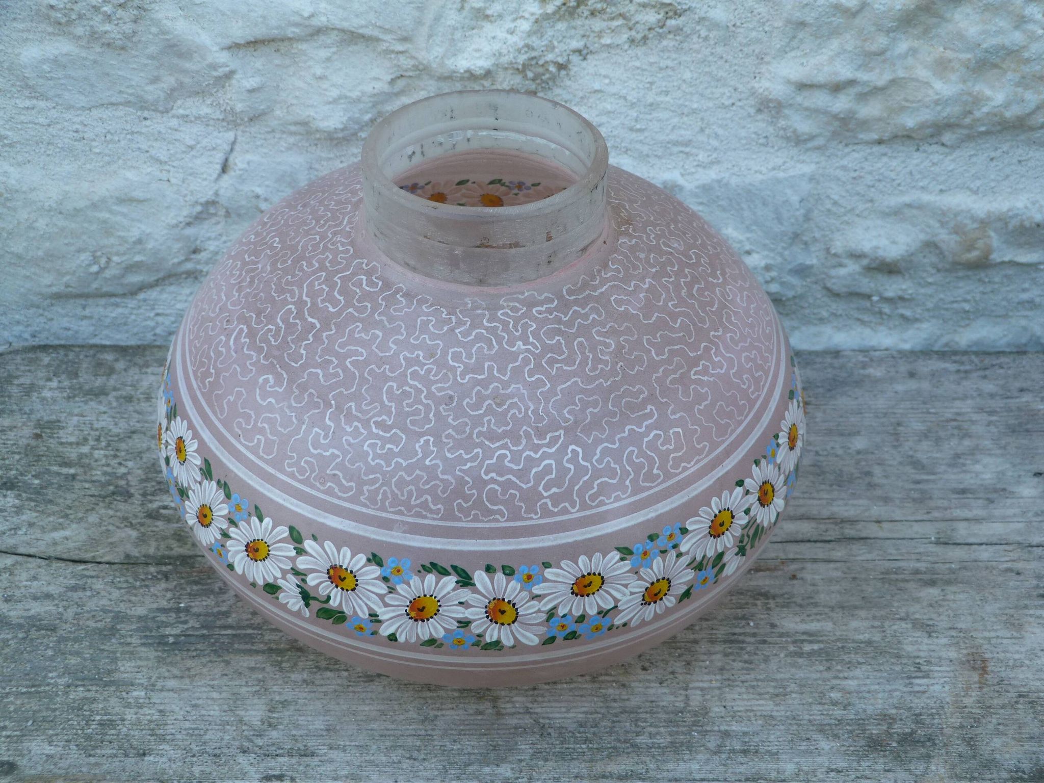 Art Deco vase in frosted glass with daisy frieze pattern