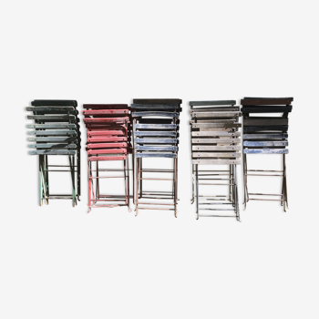 Lot de 15 chaises de bistrot anciennes