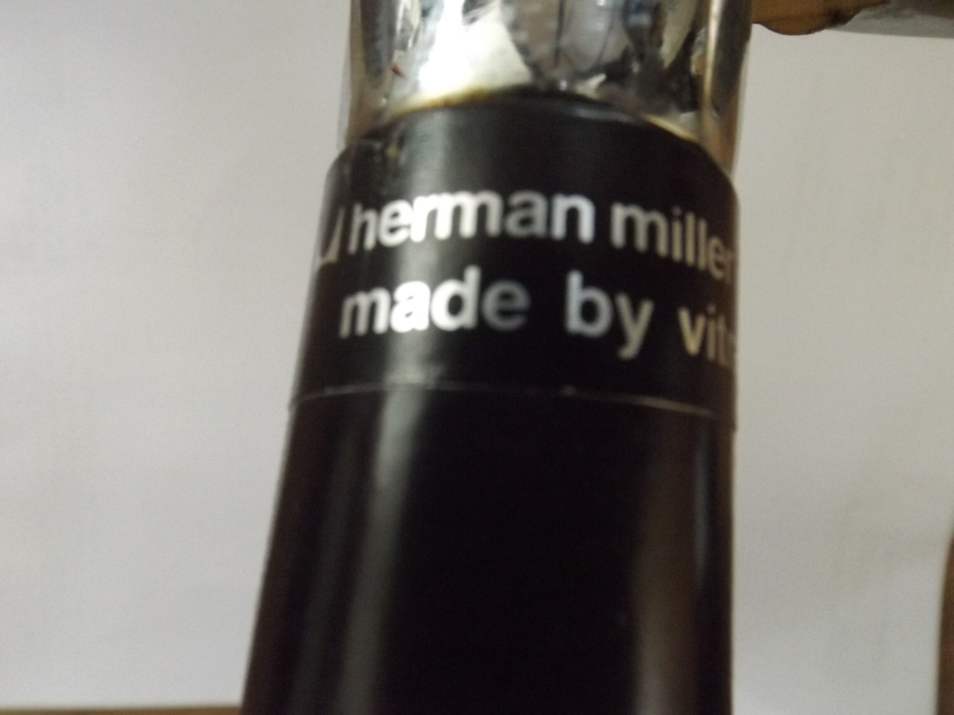 Eames EA 105 side chair