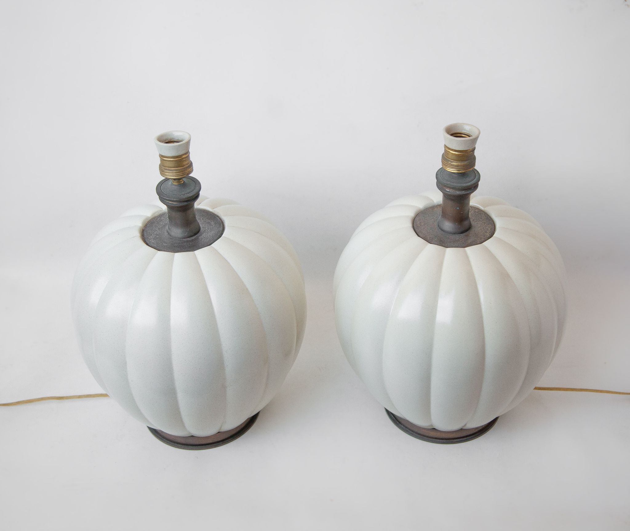 Pair of ceramic lamp feets