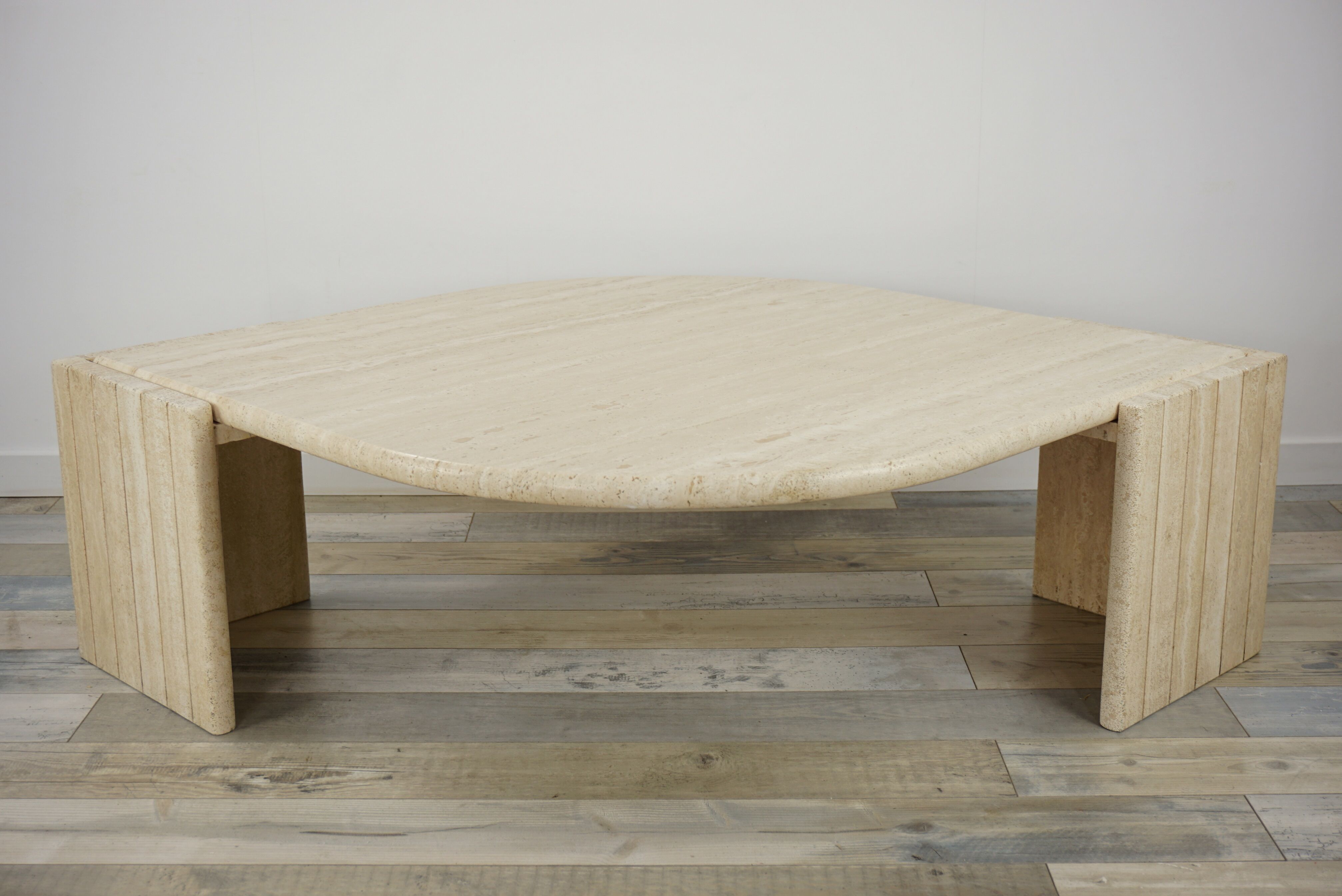 Coffee table in Italian travertine years 70