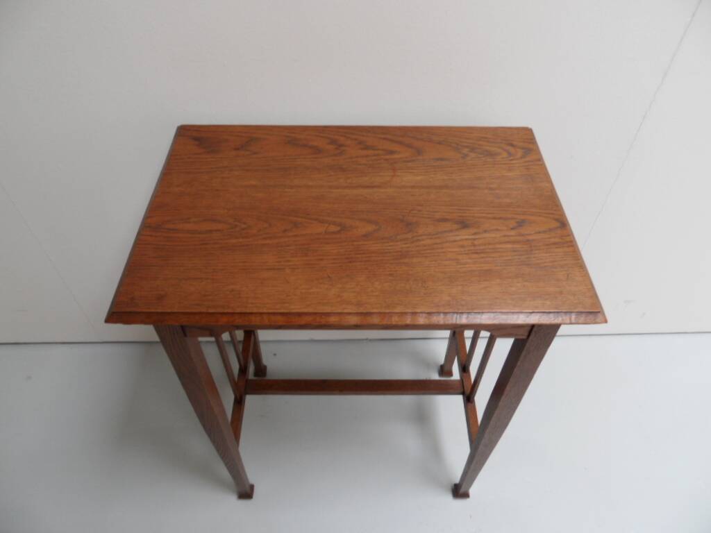 Table d'appoint en chêne ancien