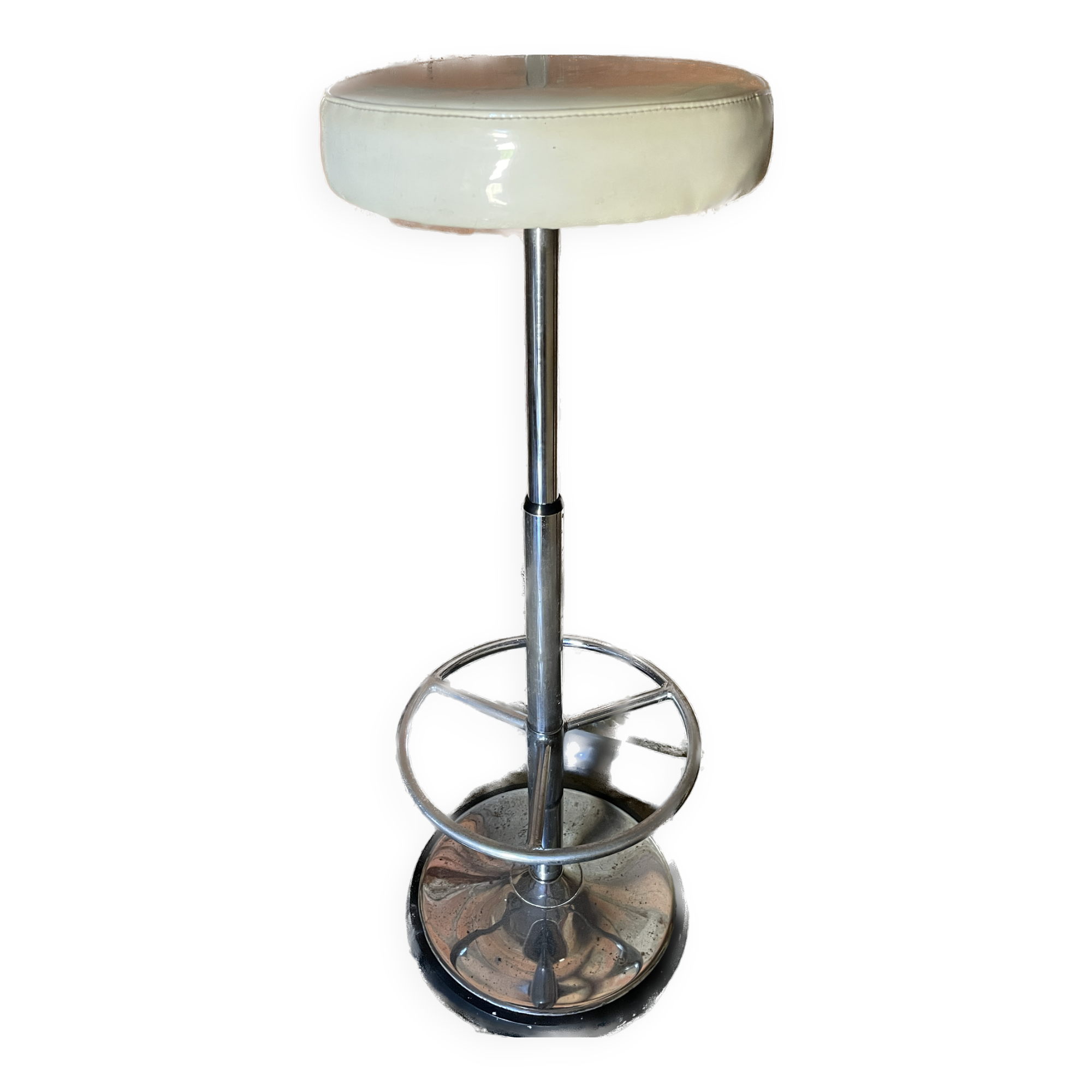 Height adjustable bar stool