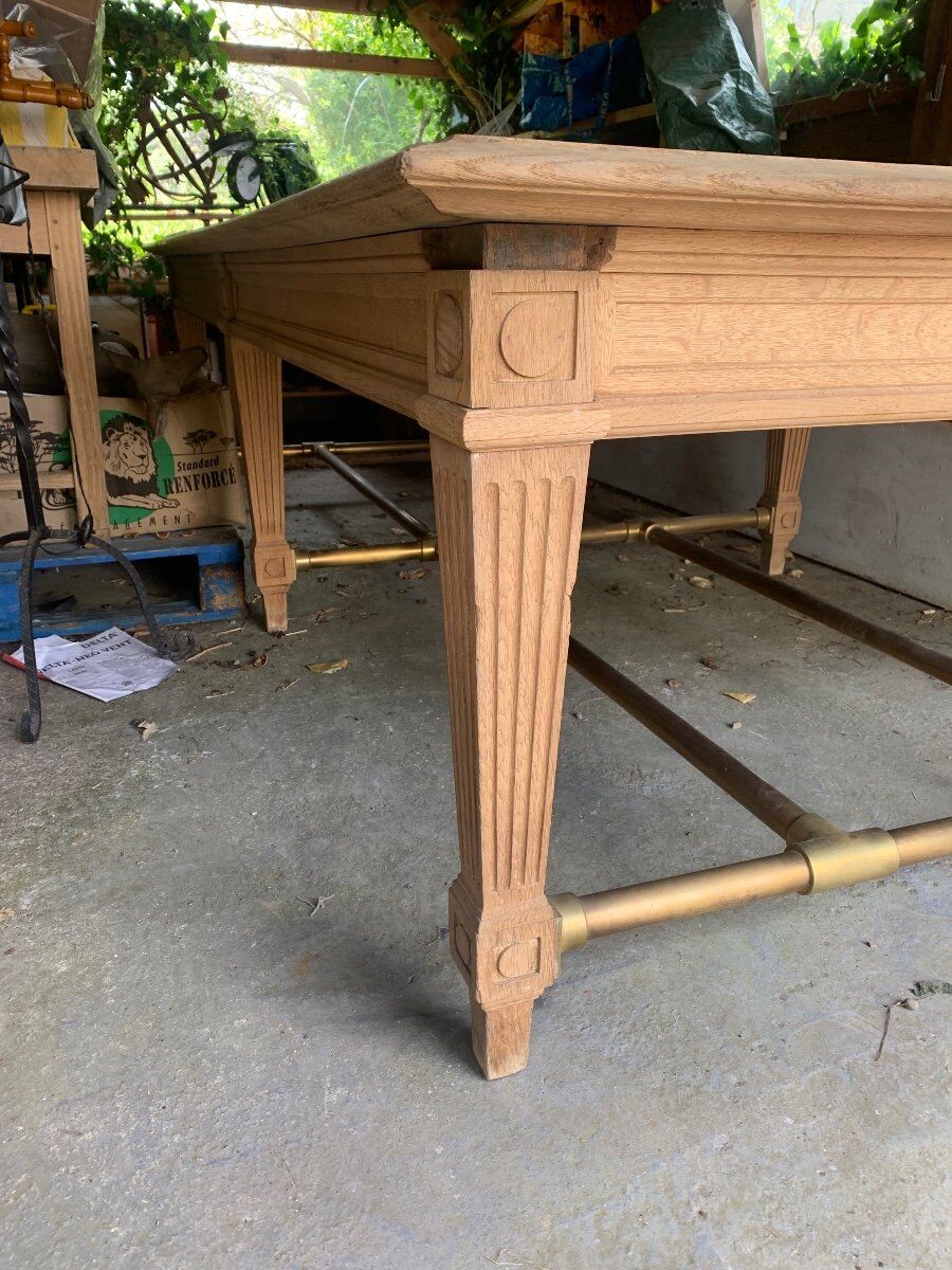 Bank oak table