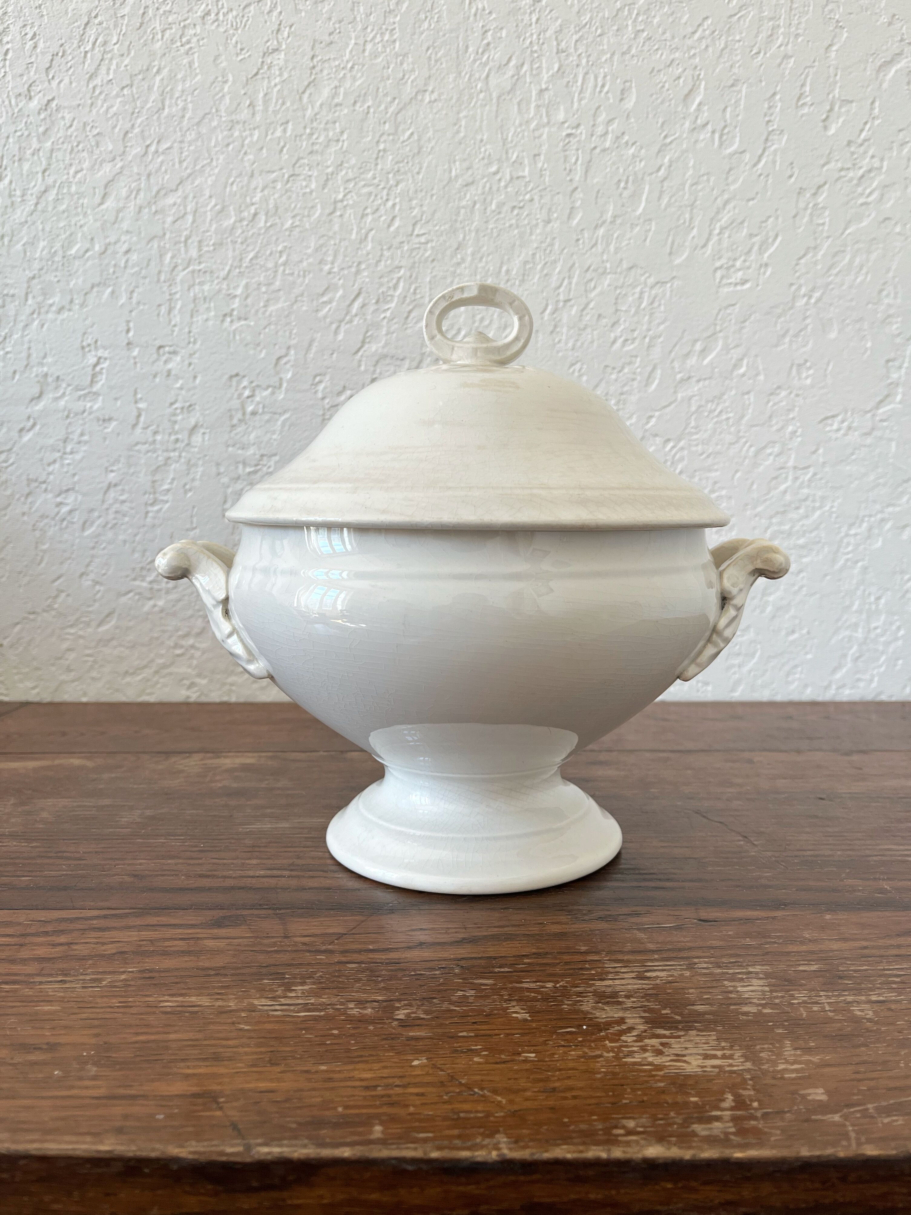 Antique white ironware soup tureen from the end of the 19th century