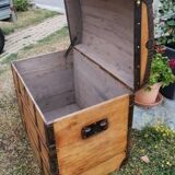 Travel trunk early 20th