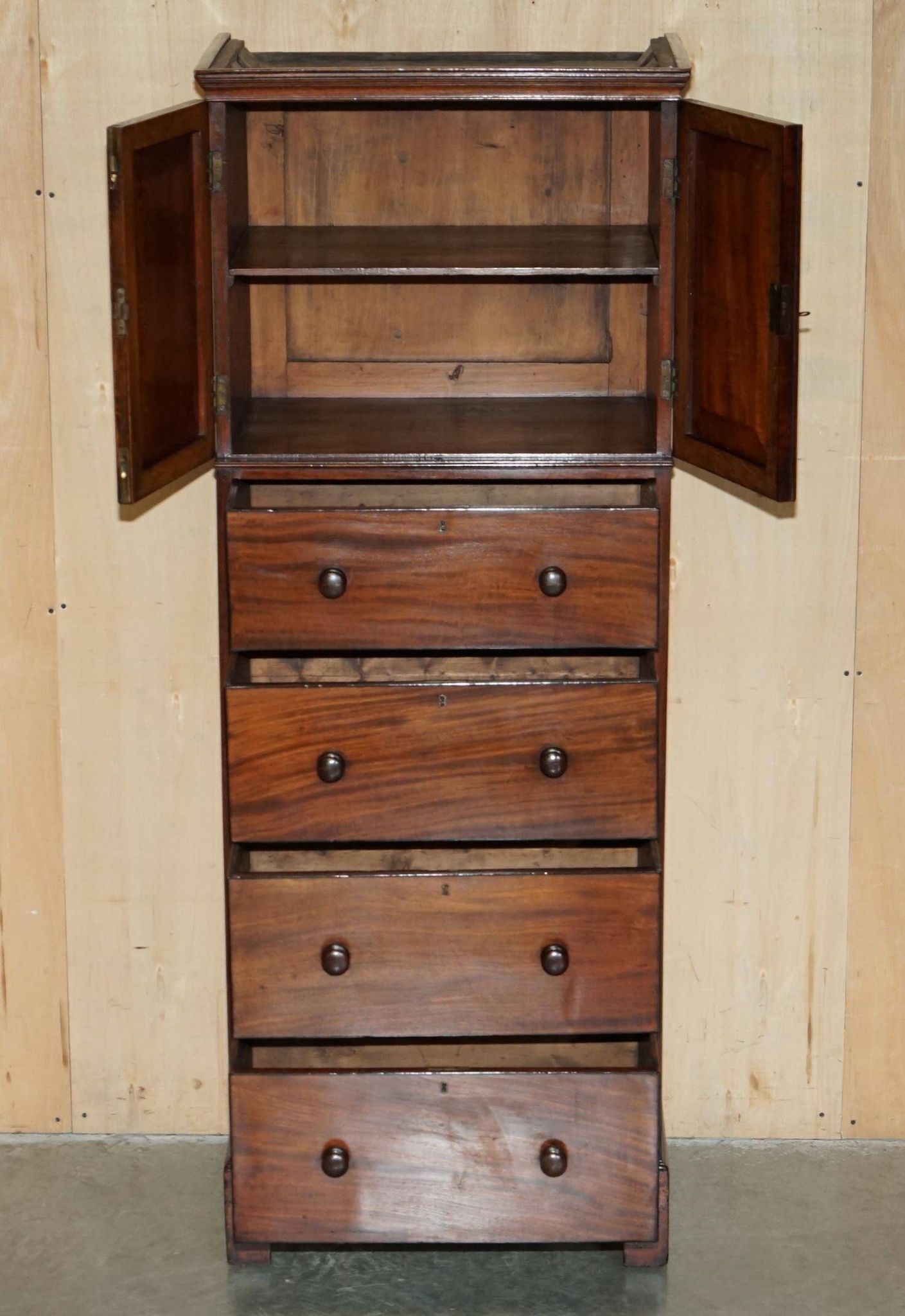 Paire de commodes hautes anciennes Castle Howard 1840 en bois dur