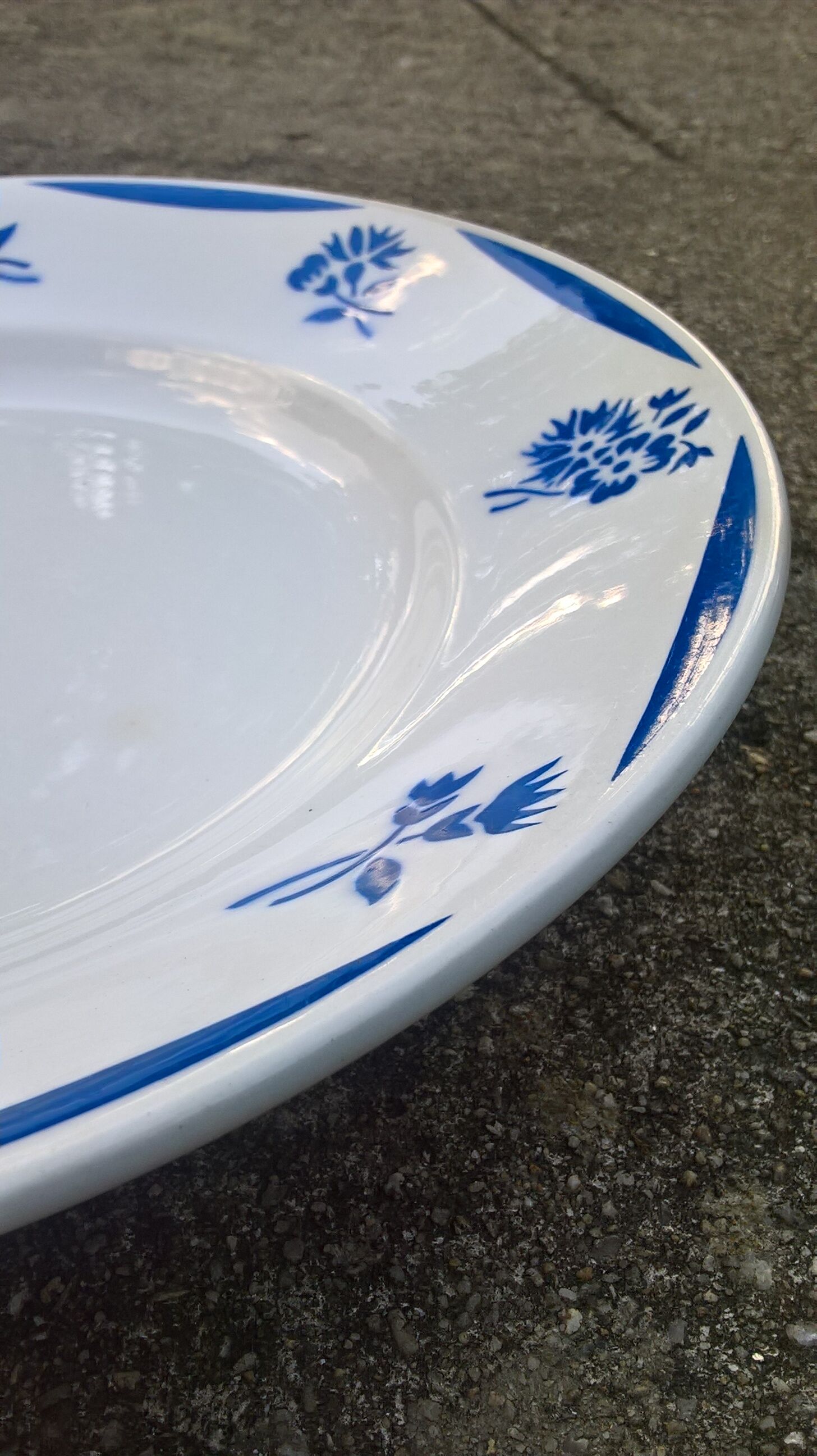 Plate K-G Luneville "Reims" white - blue