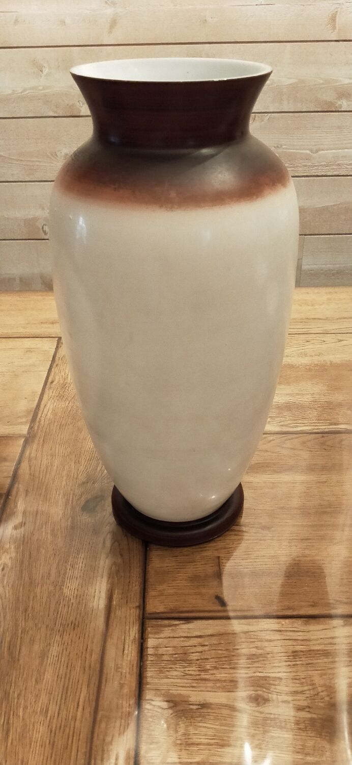 Vase en opaline peint à la main