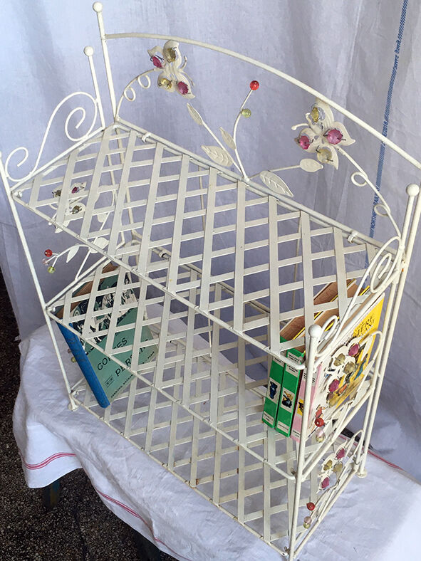 Shelf for little girl's room