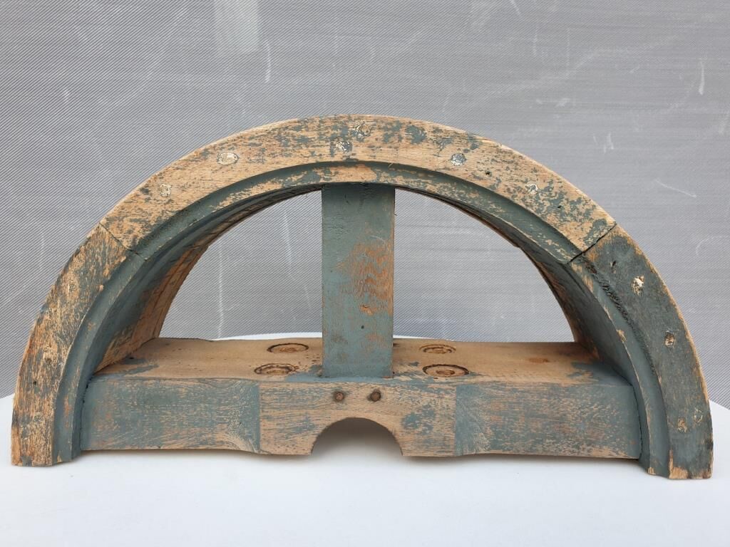 Half-moon arch transom in solid wood