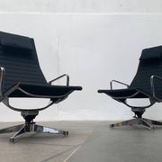 Set of aluminium chairs EA 124 Mid-Century by Charles & Ray Eames for Herman Miller, 1960s.