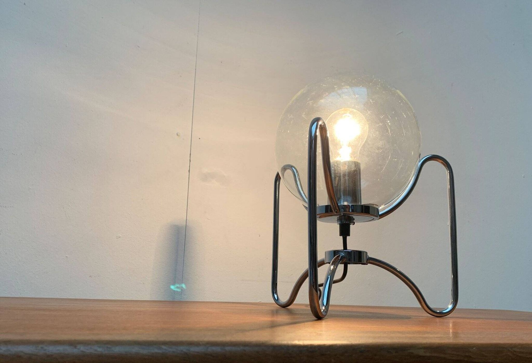 Mid-century space age tripod globe table lamp, 1960s