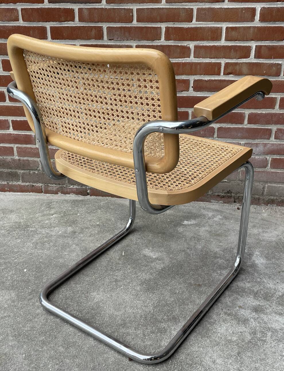 Chaise Cesca B64 avec accoudoirs par Marcel Breuer Design