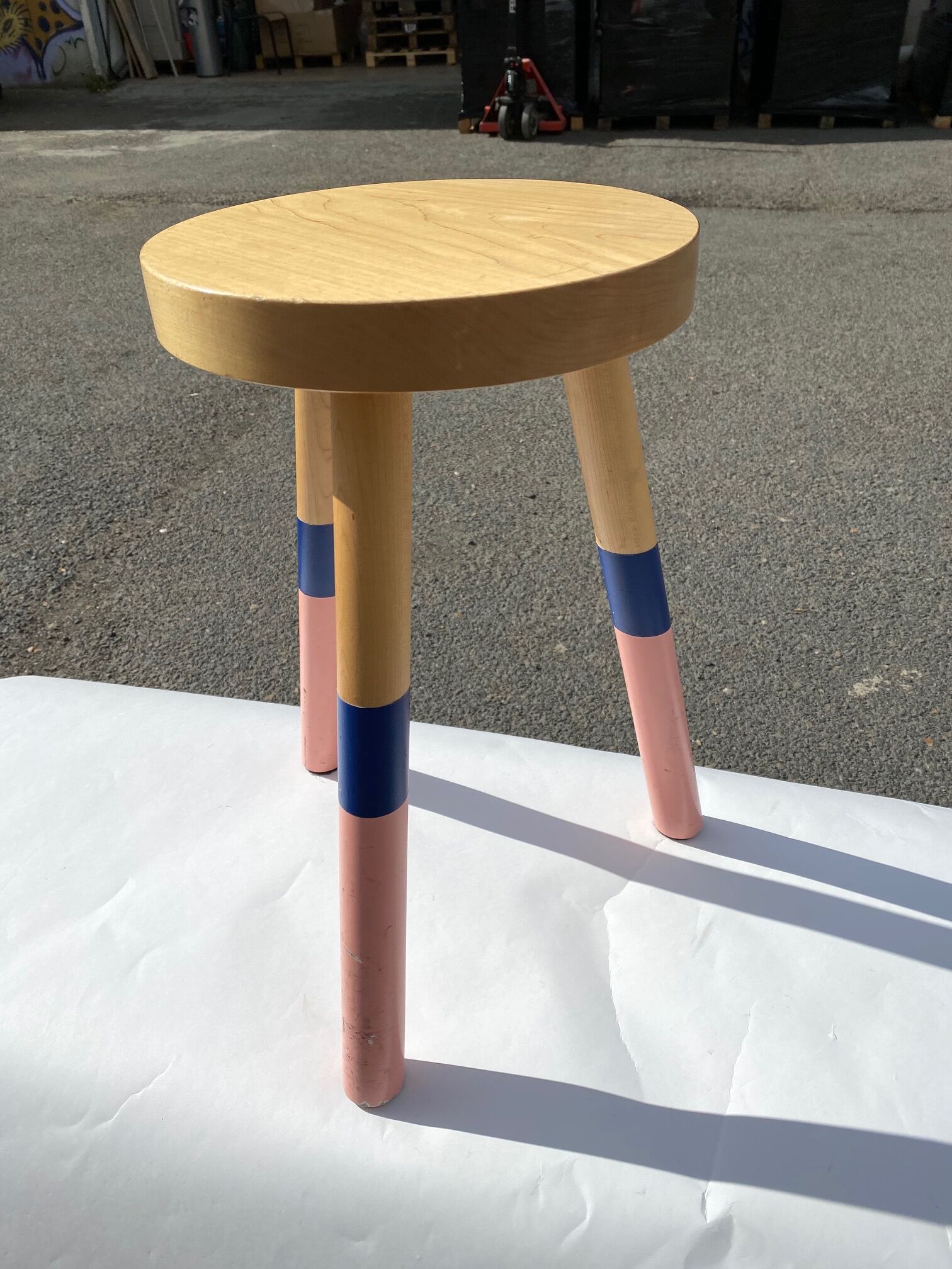 Wooden stool tricolour feet