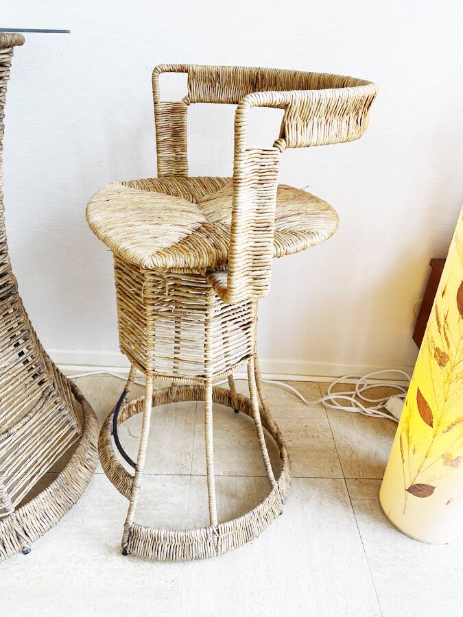 Garden bar in rattan and glass with its two stools – 1970s