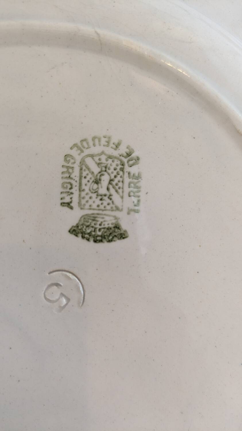 Lot 7 Terre de Feu plates from Grigny