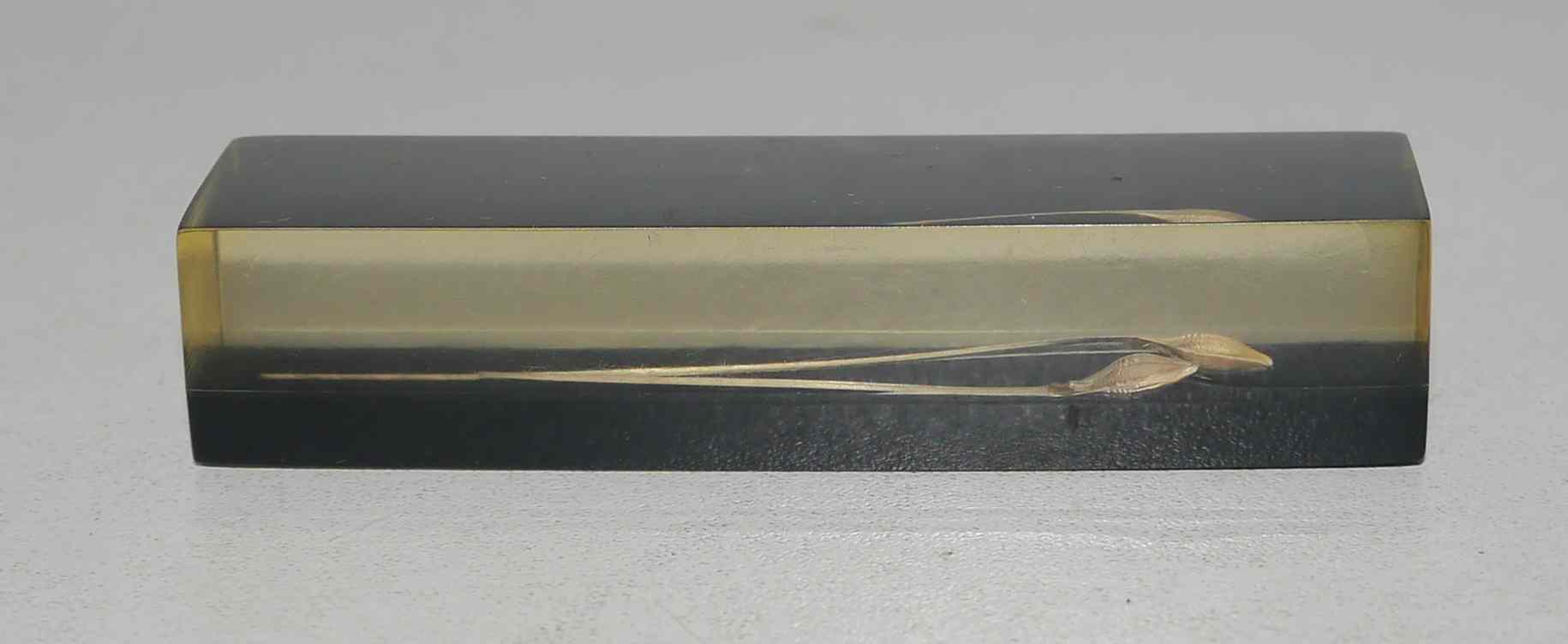 Service of 6 resin knife holders and inclusion 60's years