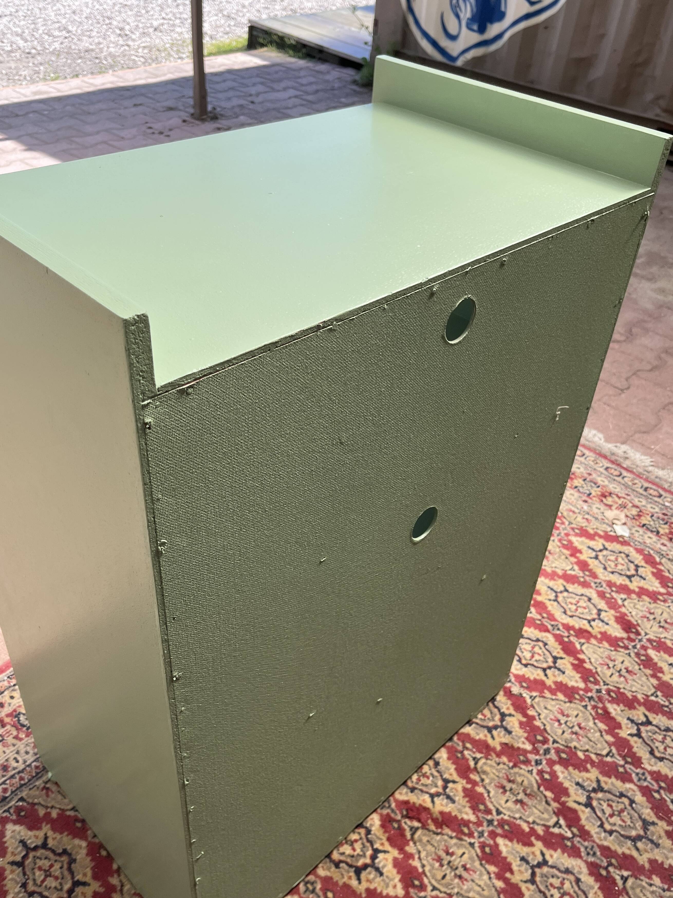 Hi-fi cabinet