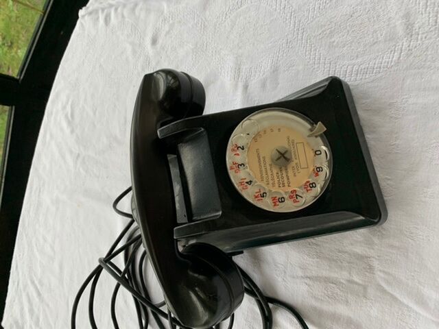 Telephone in black bakelite complete vintage ptt 1961 collector