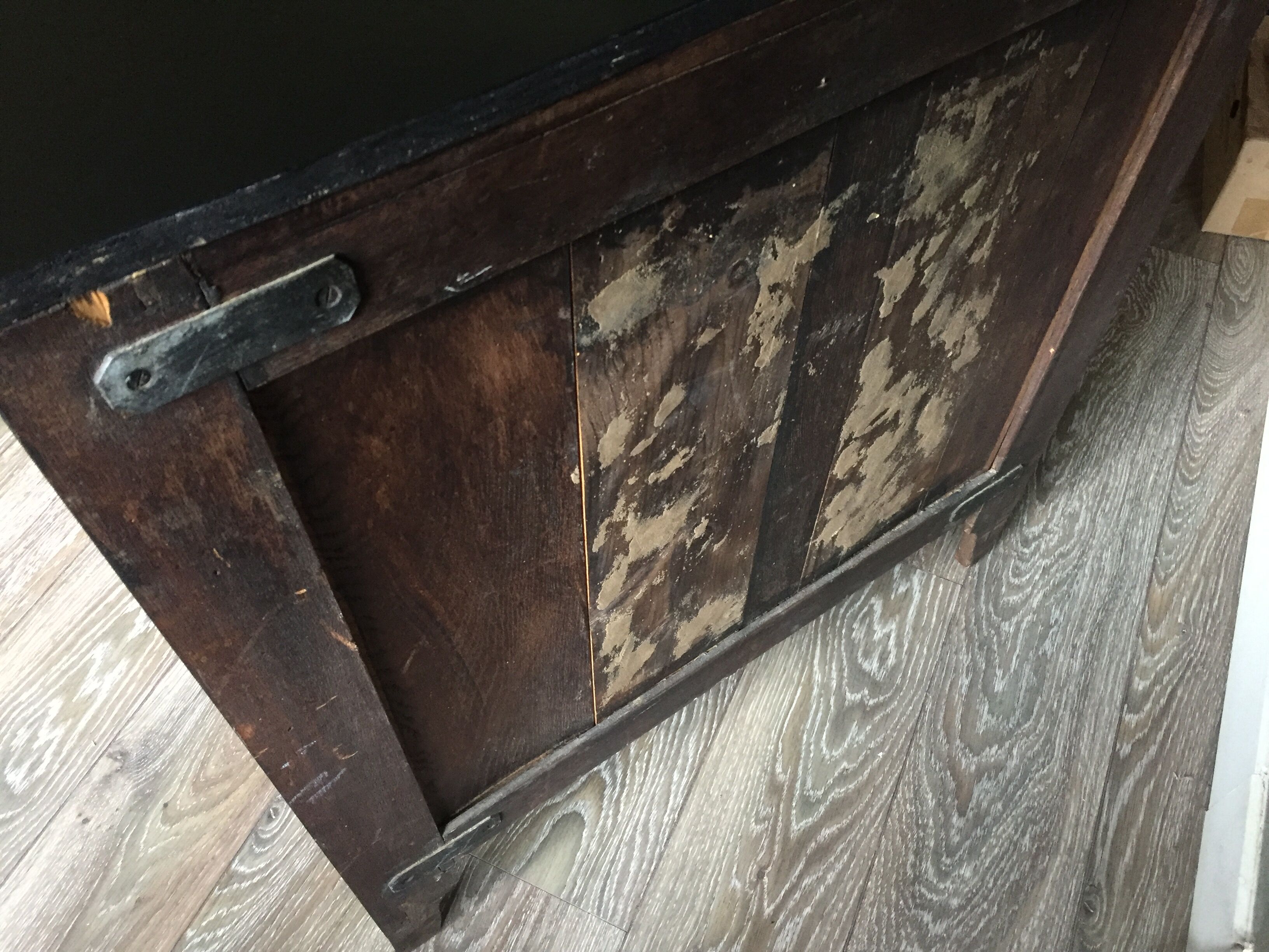Louis XIV dresser