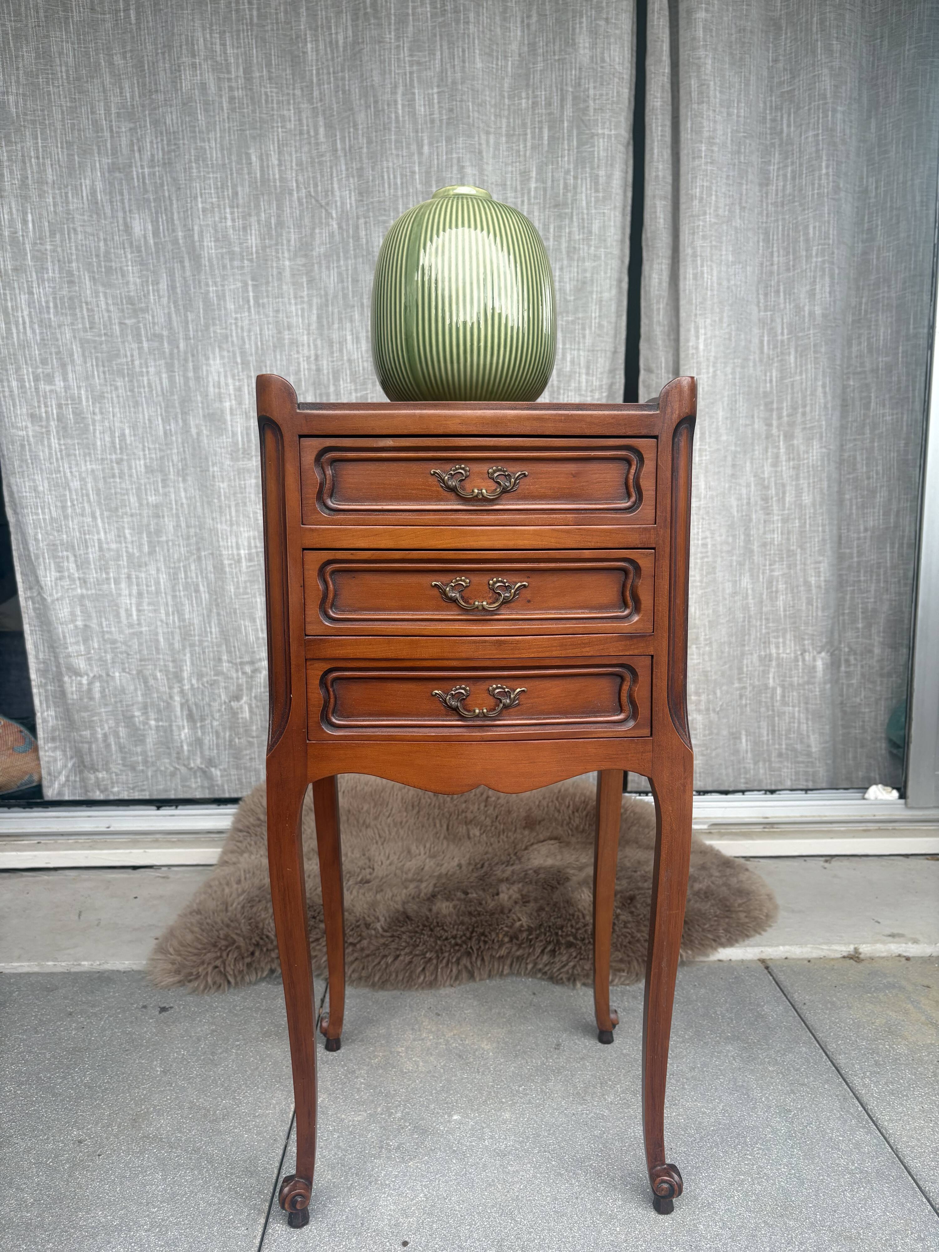 “Léopold” side table