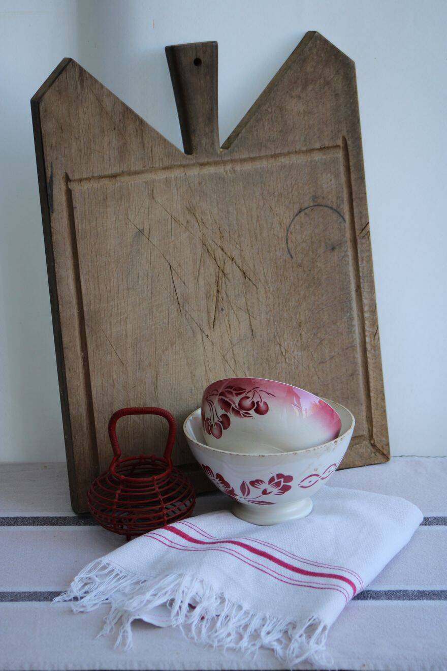 Set of 2 antique ceramic bowls