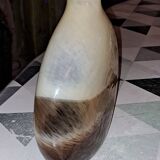 Flat teardrop-shaped vase