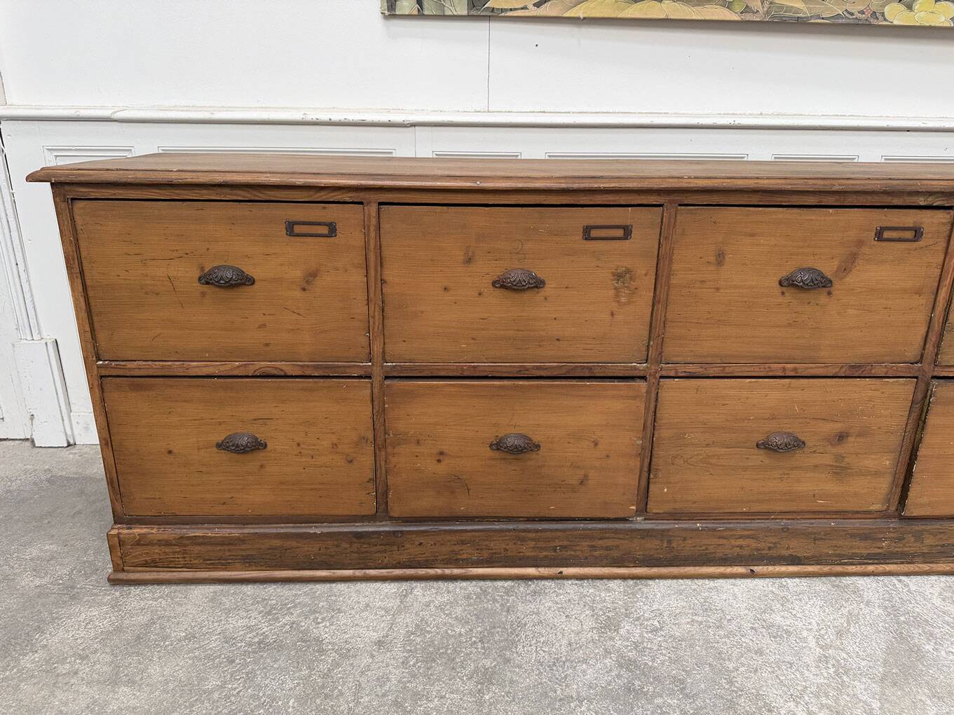 Trade cabinet with 14 drawers